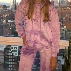 Coziest set of sweatpants and hoodie!